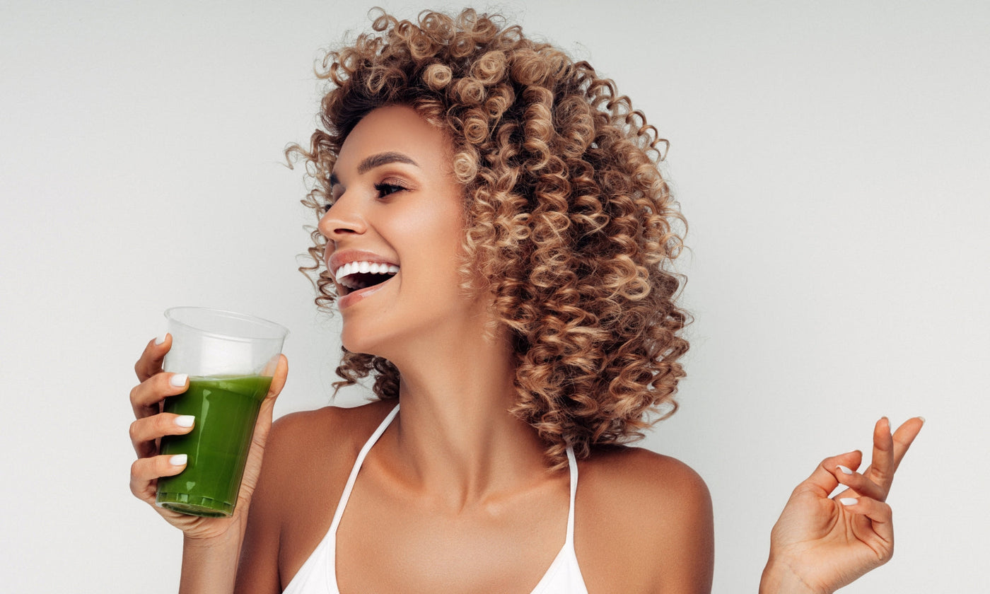 Milk or a Green Smoothie – Which Is Better for Your Teeth?